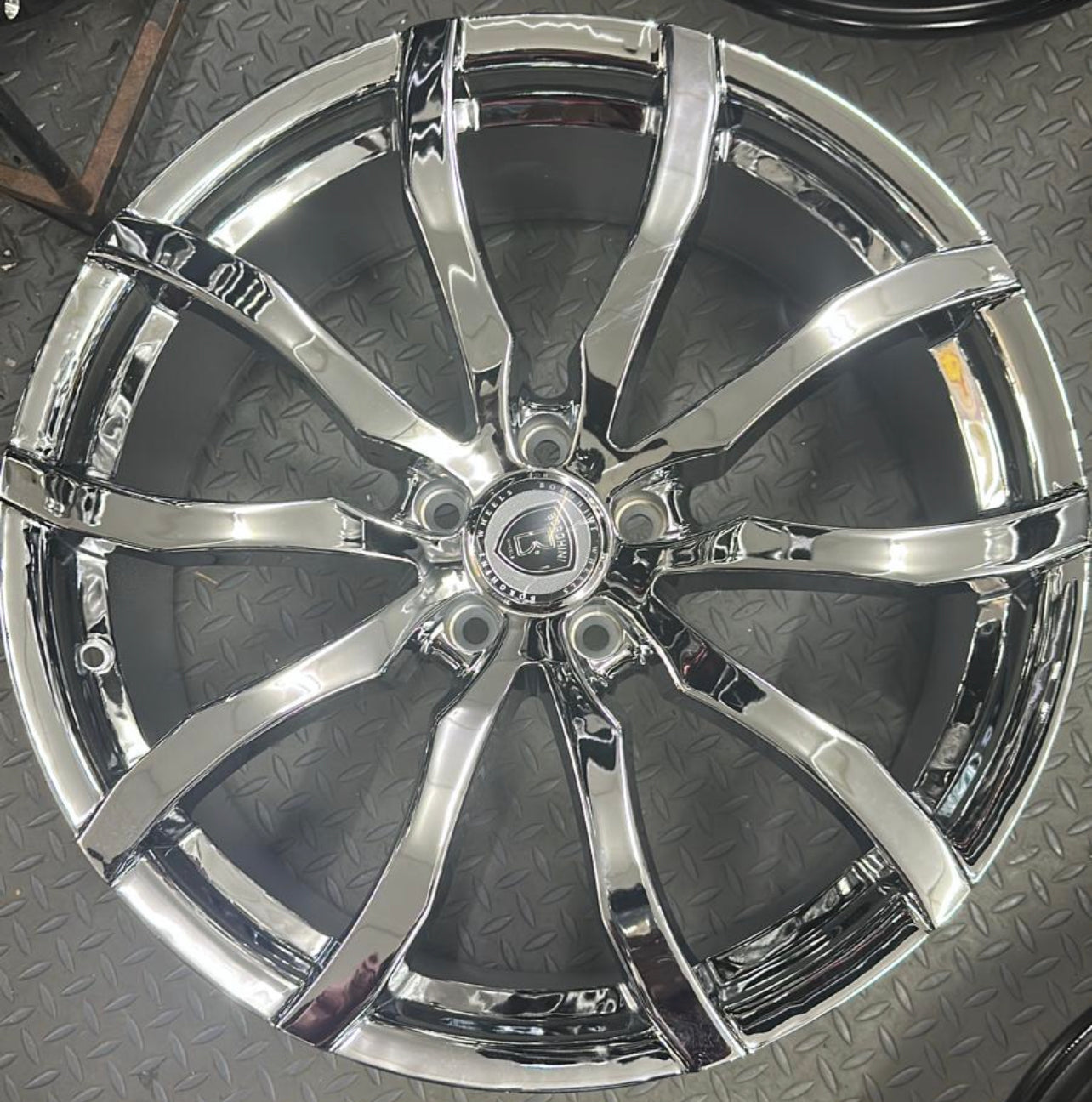 BORGHINI B32 -M WHEELS 20X8.5 5X114.3 CHROME – Gun Hill Tire House (WTW ...